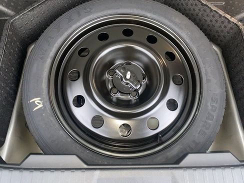 Used 2024 Ford Edge Titanium image 27