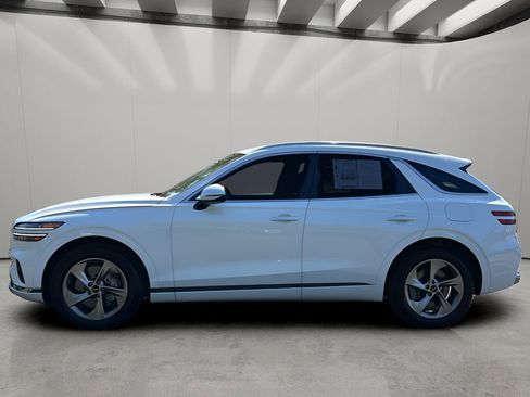 Certified 2026 Genesis GV70 2.5T AWD/4WD image 2