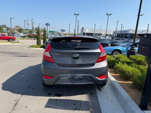 Used 2013 Hyundai Accent SE FWD image 5