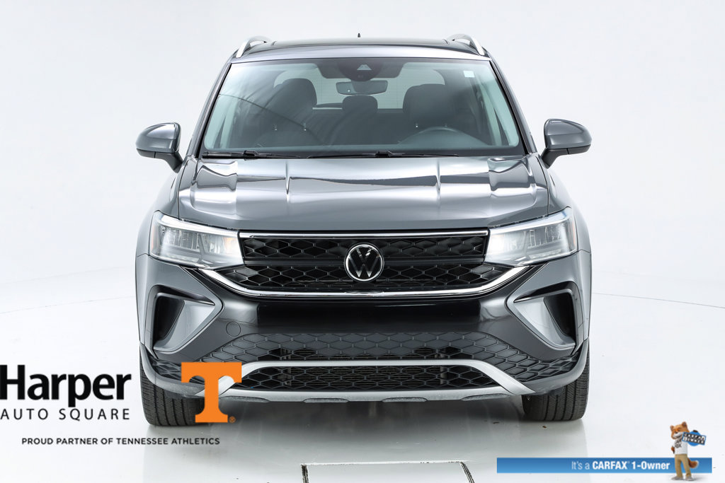 Used 2023 Volkswagen Taos SE w/ Panoramic Sunroof Package AWD/4WD image 16