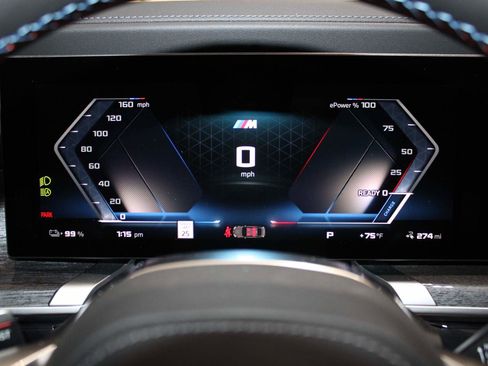 New 2025 BMW i7 M70 w/ Executive Package image 22