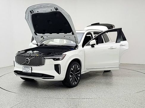 New 2026 Volvo XC90 T8 Plus w/ Protection Package Premier AWD/4WD image 9