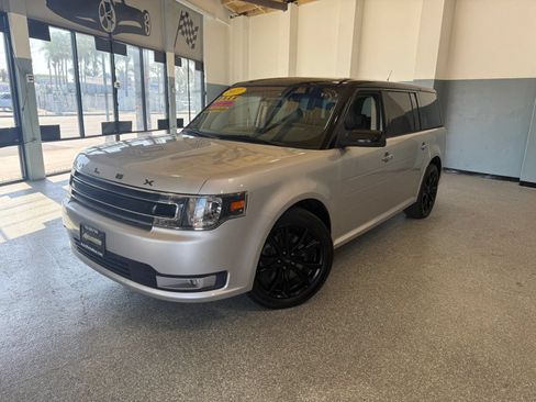 Used 2017 Ford Flex SEL w/ Equipment Group 202A FWD image 3