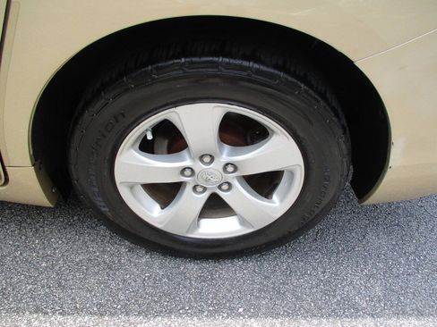 Used 2012 Toyota Sienna FWD image 26