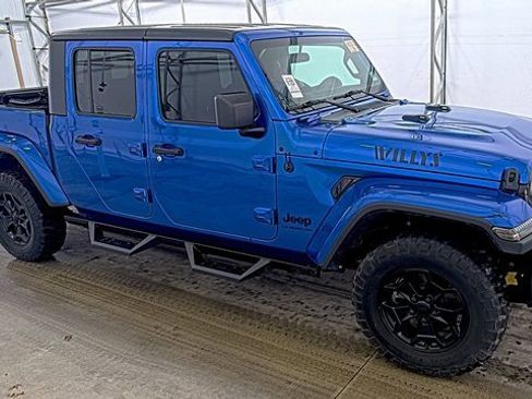 Used 2021 Jeep Gladiator Sport image 3