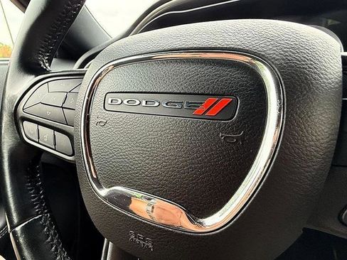 Used 2022 Dodge Challenger SXT RWD image 29