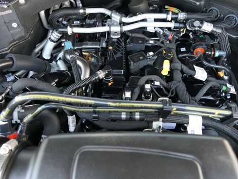 Used 2021 Ford Explorer XLT RWD image 31