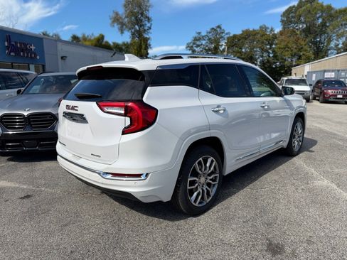 Used 2023 GMC Terrain Denali w/ Denali Premium Package image 4