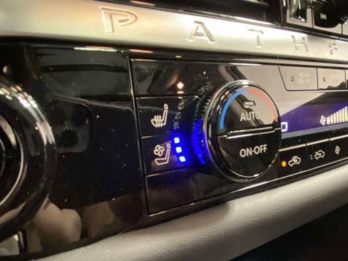 New 2026 Nissan Pathfinder Platinum FWD image 21