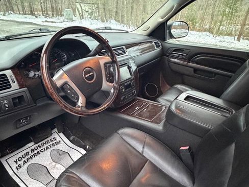 Used 2011 GMC Yukon Denali image 7