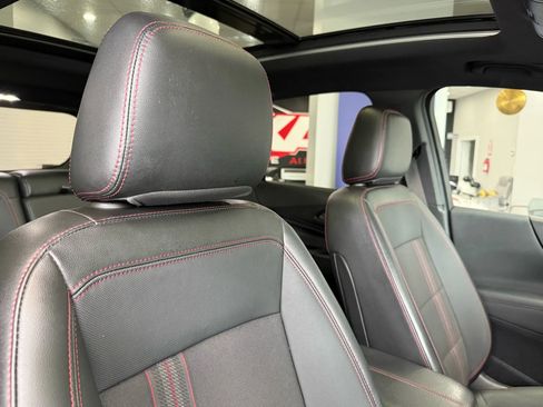 Used 2022 Chevrolet Equinox RS w/ Infotainment Package image 21