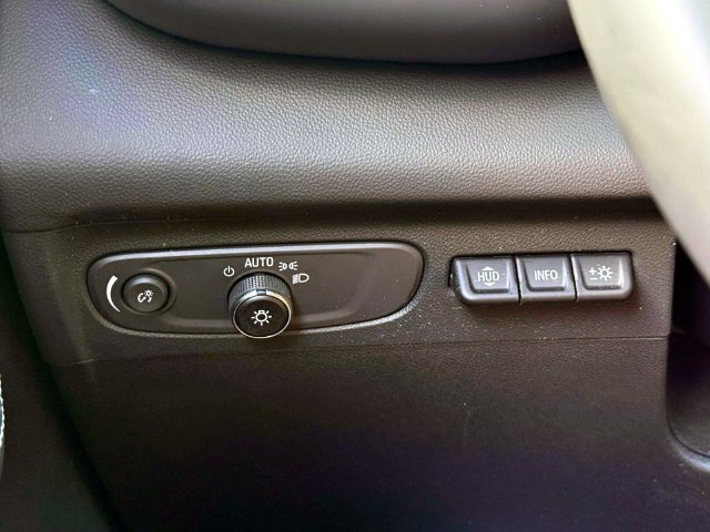 Used 2023 Buick Envision Avenir AWD/4WD image 24