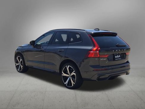 Used 2022 Volvo XC60 B6 R-Design w/ Advanced Package AWD/4WD image 4