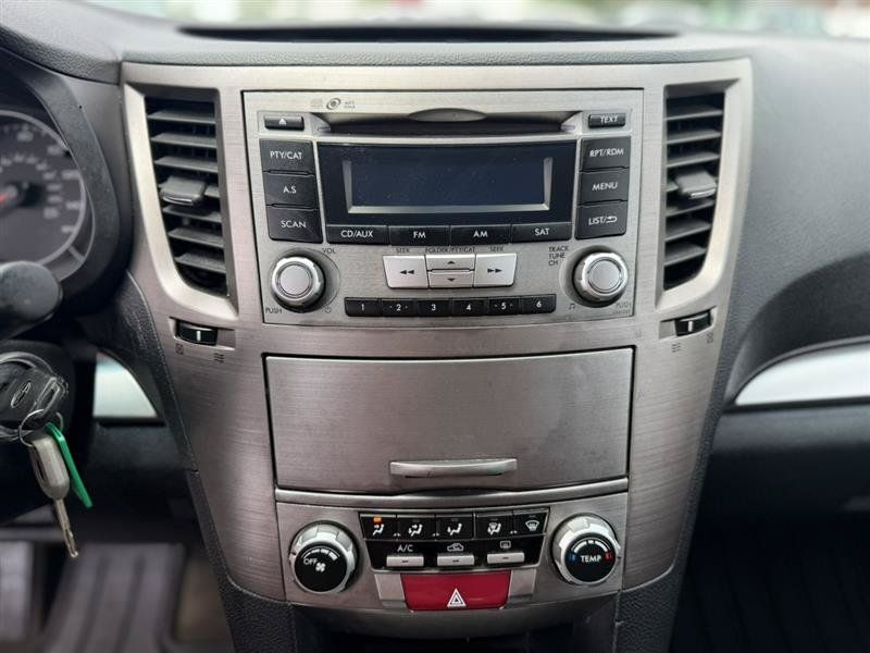 Used 2013 Subaru Outback 2.5i Premium w/ All-Weather Pkg AWD/4WD image 32