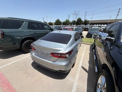 Used 2021 Toyota Camry LE FWD image 4