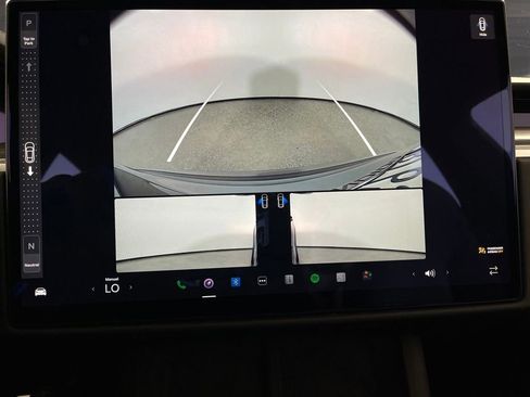 Used 2022 Tesla Model S Base image 30