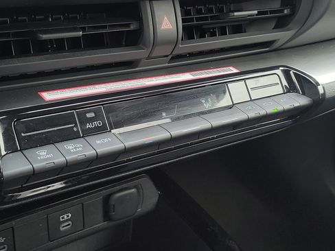 Used 2024 Toyota Prius LE image 27