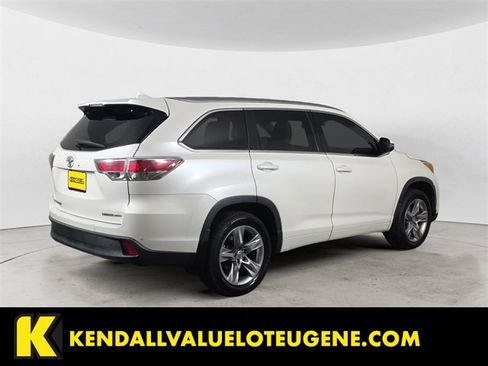 Used 2015 Toyota Highlander Limited Platinum image 5