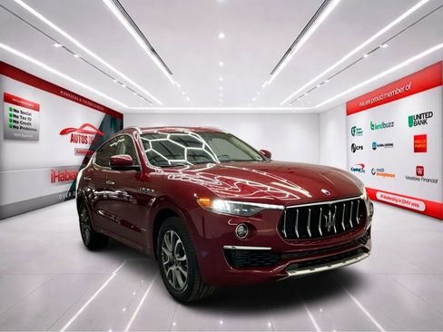 Used 2020 Maserati Levante GranLusso image 2