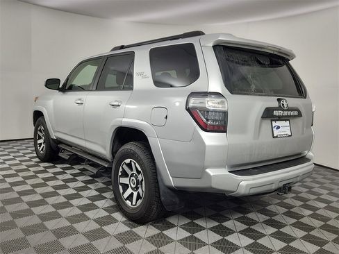 Used 2022 Toyota 4Runner TRD Off-Road image 3