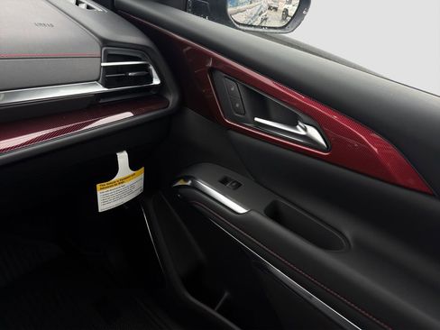 New 2026 Chevrolet Traverse RS w/ LPO, Floor Liner Package FWD image 17
