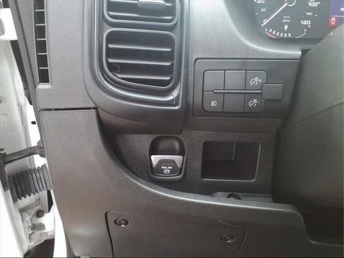 Used 2024 RAM ProMaster 2500 w/ Convenience Group image 14