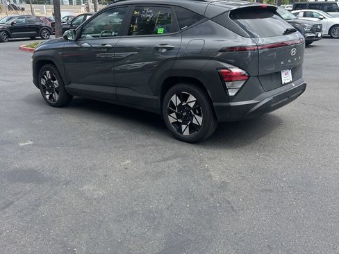 Used 2025 Hyundai Kona SEL FWD image 7