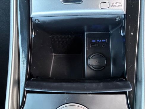 Used 2013 Hyundai Elantra Limited FWD image 30