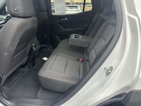 Used 2025 Chevrolet Equinox LT AWD/4WD image 13
