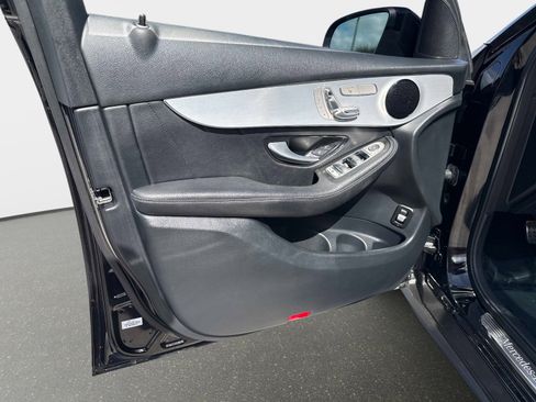 Used 2022 Mercedes-Benz GLC 300 image 17