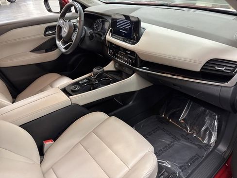 Used 2022 Nissan Rogue SL w/ SL Premium Package image 10