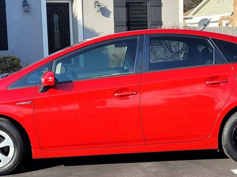 Used 2013 Toyota Prius Two image 9