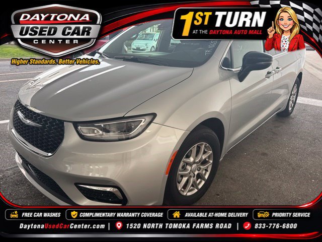 Certified 2026 Chrysler Pacifica Select FWD image 1
