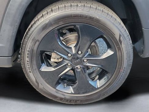 Used 2021 Jeep Compass Latitude FWD image 7