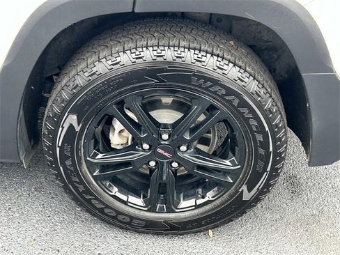 Used 2022 GMC Terrain AT4 w/ Infotainment Package II image 14