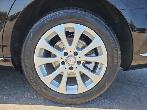 Used 2017 Mercedes-Benz E 300 image 34