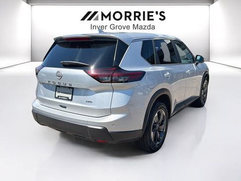 Used 2025 Nissan Rogue SV AWD/4WD image 5