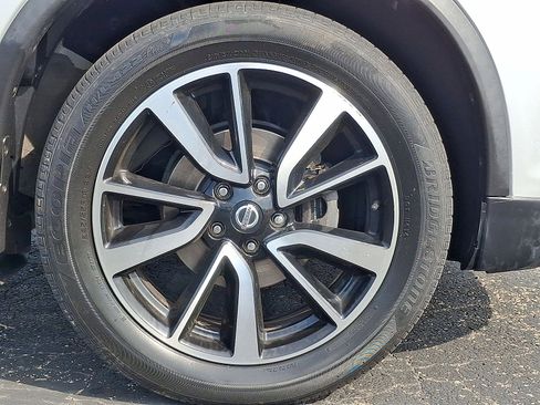 Used 2019 Nissan Rogue SL AWD/4WD image 27