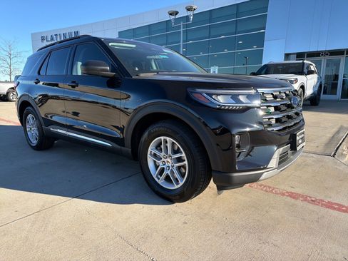 New 2025 Ford Explorer Active w/ Active Comfort Package image 7