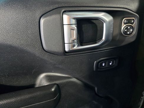 Used 2023 Jeep Wrangler Sport S image 13