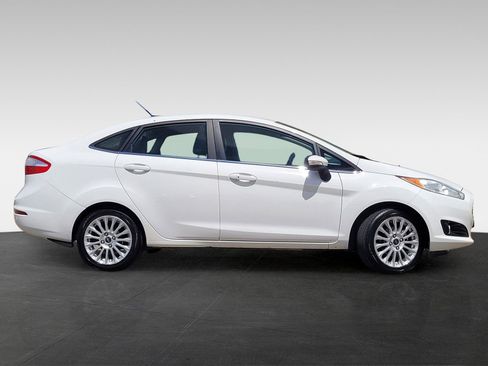 Used 2014 Ford Fiesta Titanium FWD image 3