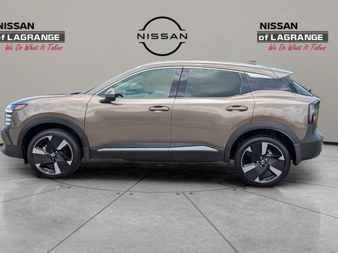 Used 2025 Nissan Kicks SR FWD image 8
