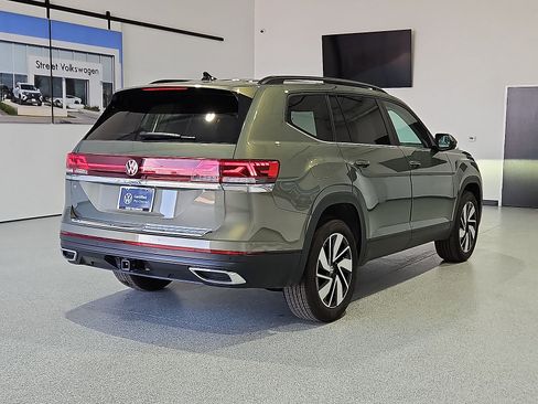 Used 2026 Volkswagen Atlas SE FWD image 8