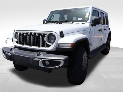 Used 2024 Jeep Wrangler Unlimited Sahara w/ Dual Top Group AWD/4WD image 2
