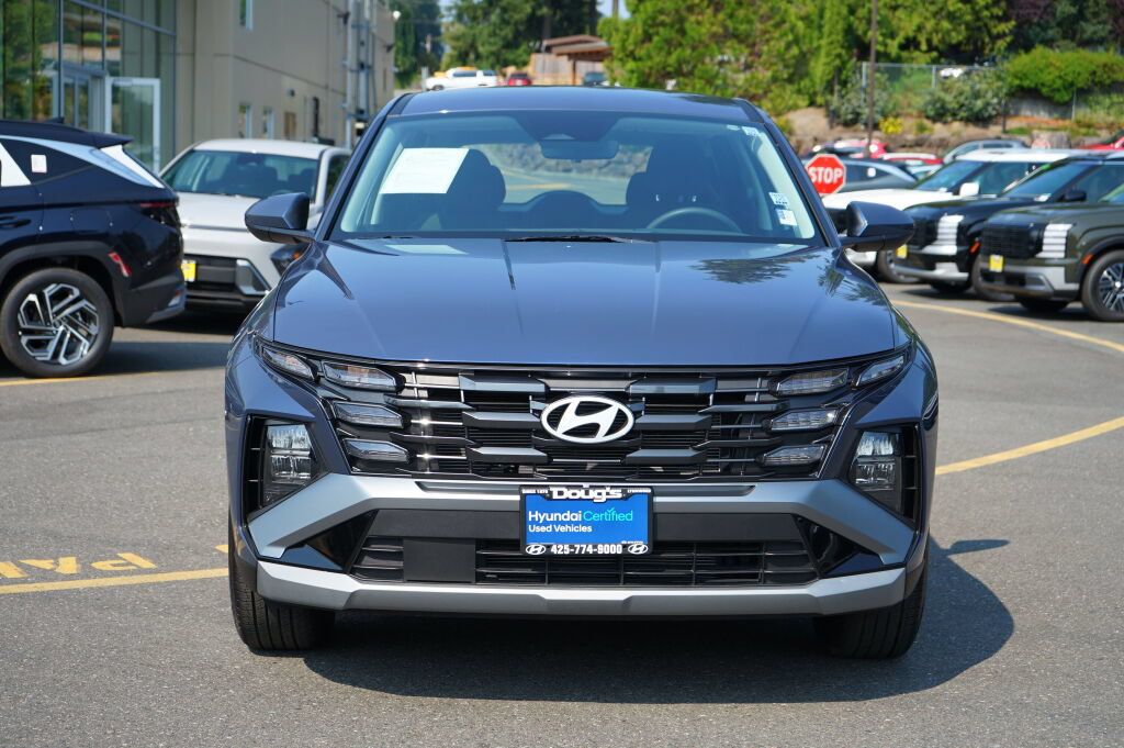 Certified 2025 Hyundai Tucson SE FWD image 2