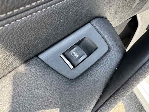 Used 2019 BMW 530i w/ Convenience Package RWD image 43