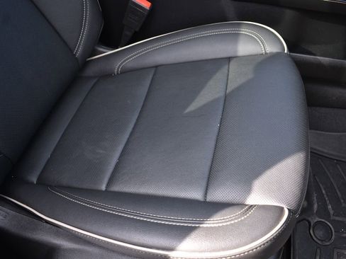 Used 2024 GMC Yukon XL SLT w/ SLT Premium Package image 23