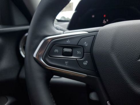 Used 2025 Chevrolet Trax ACTIV w/ Driver Confidence Package FWD image 24