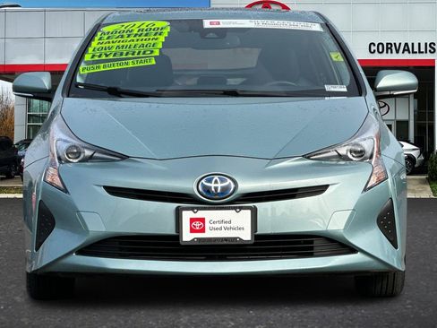 Used 2016 Toyota Prius Four image 9