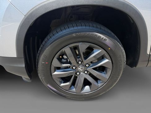 Used 2023 Honda Ridgeline Sport image 9